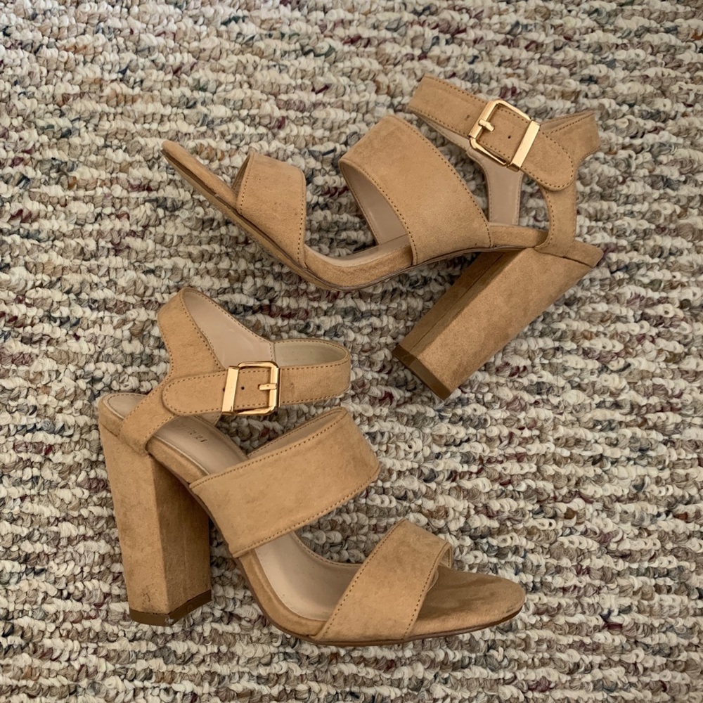 NUDE STRAP HEELS FAUX SUEDE